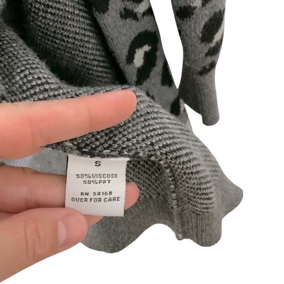 Elliot Lauren Animal Print Slouchy Gray/ Black Cardigan Sz Small - Picture 9 of 9